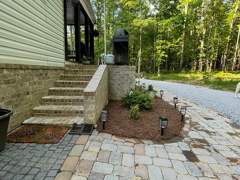 424 Old Jones Rd — Photo 4