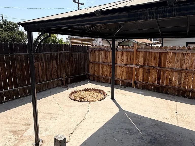 1711 Cherry St — Photo 17