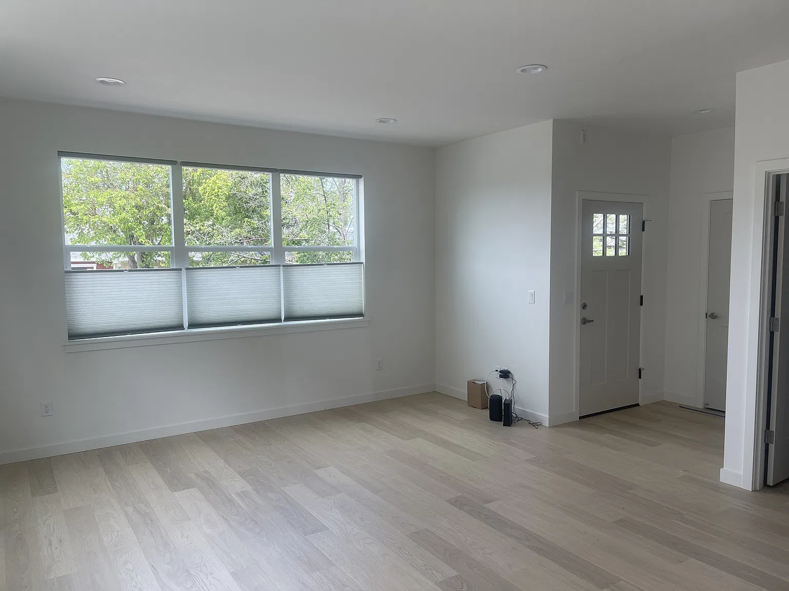 322 Talent Avenue - A — Photo 3