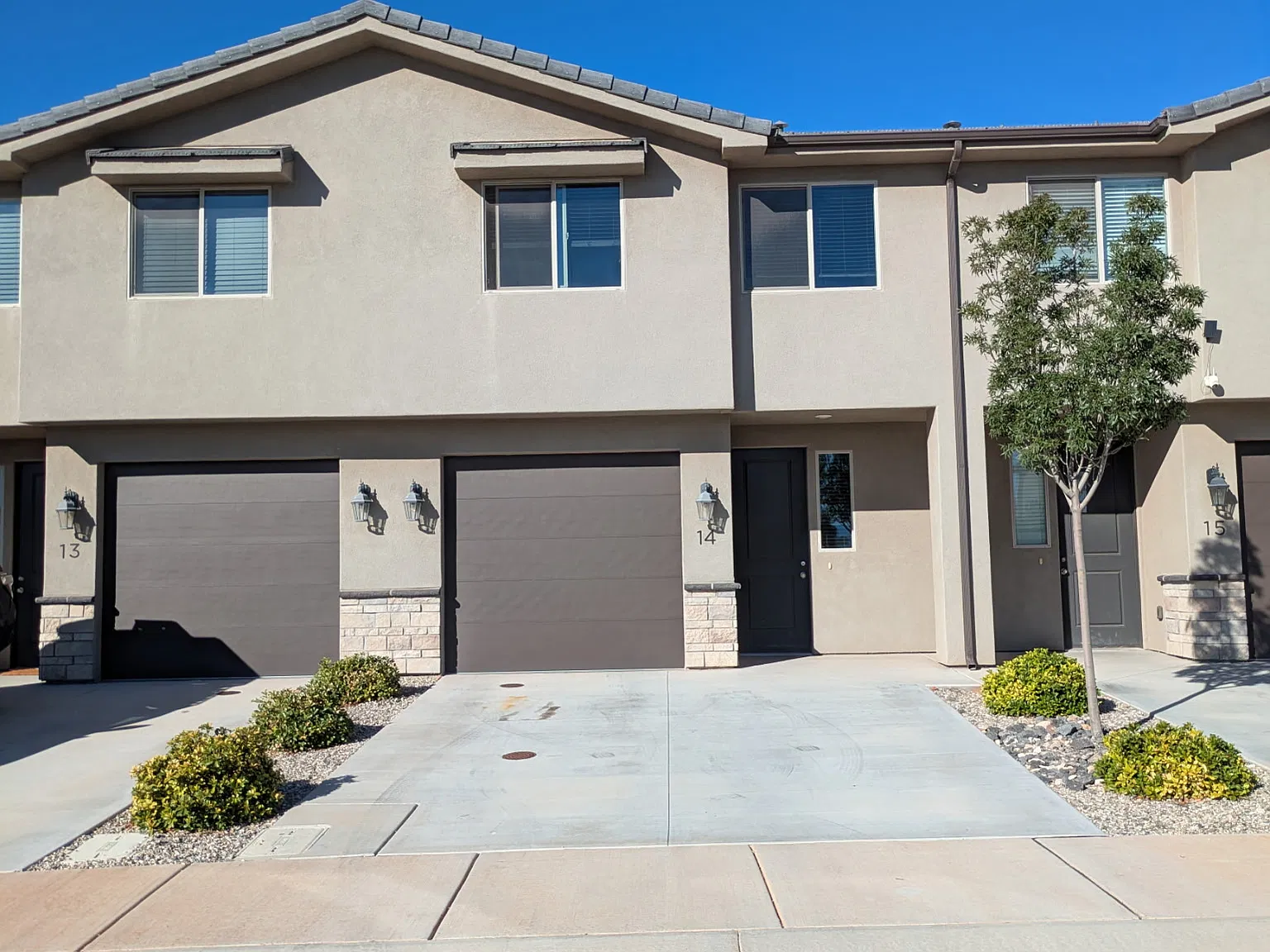 3 bed, 2.5 bath, 1408 sqft, $1,800 — Photo 1