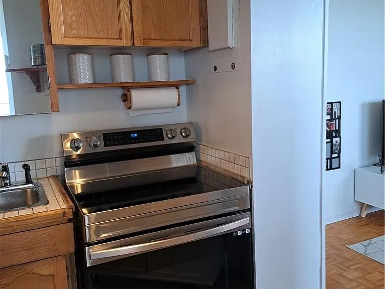 212 Kerr St #909 — Photo 20