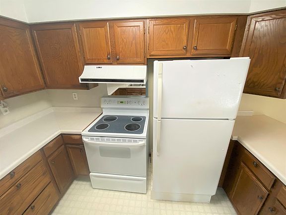 5th image of 425 Nesbitt Dr