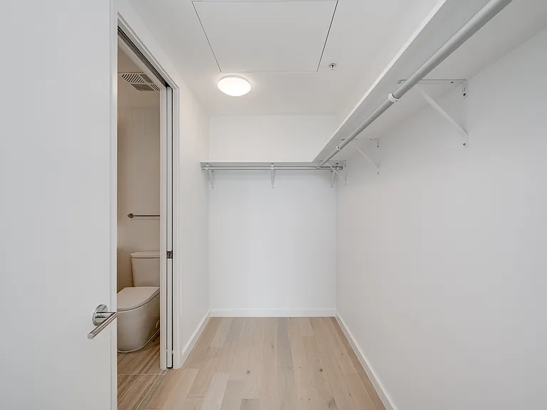 313 W 17th St #1806 — Photo 21