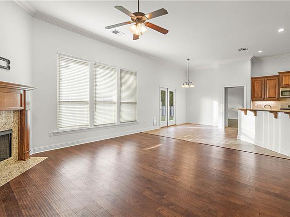 4th image of 121 Tallow Creek Blvd