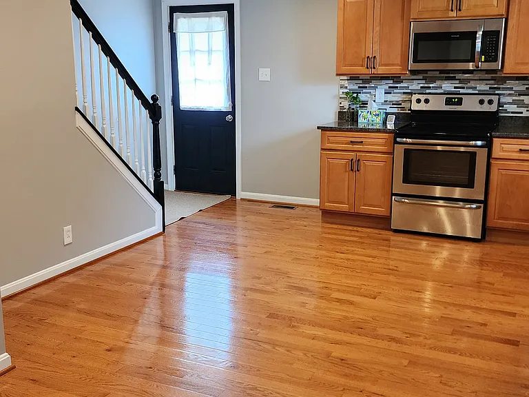 1207 Meadow View Rd — Photo 8