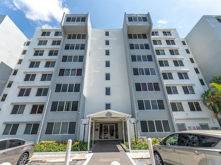 9001 SW 77th Ave #C202 — Photo 22