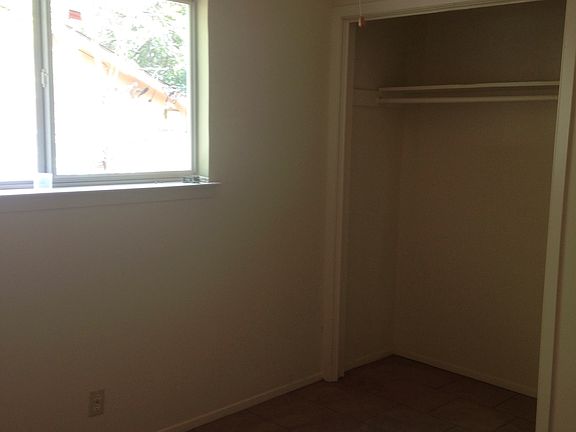 Middle bedroom