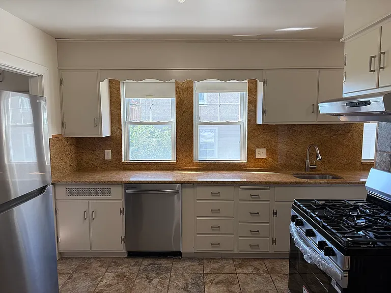 23-25 Stearns Rd #1 — Photo 9