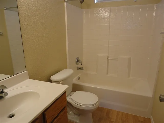 624 Valley Meadows Dr NE — Photo 9