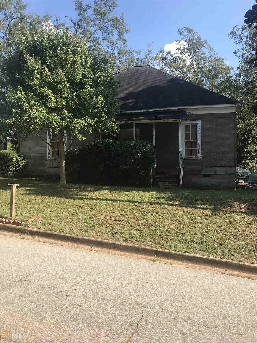 3811 Rex Cir photo 1