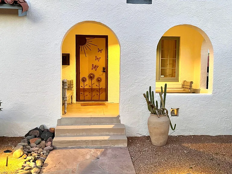 524 N Norton Ave — Photo 4