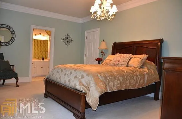 105 Saint Andrews Sq — Photo 18