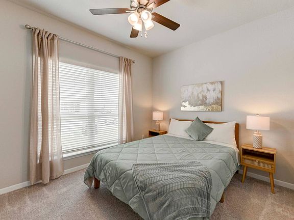 4th image of 512 Oxford Ln #Id1043132p