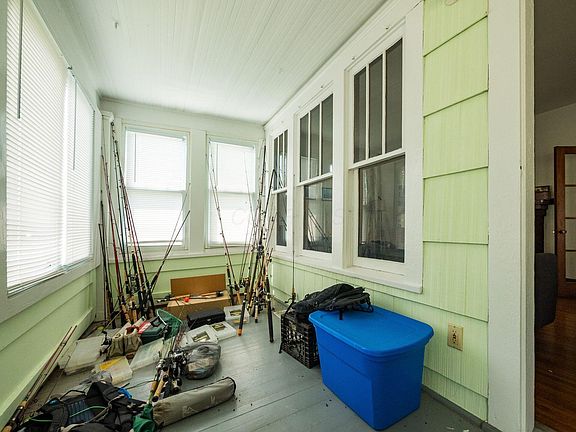 4th image of 1482 Briarwood Ave