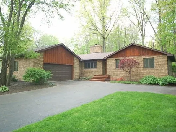 259 Terre Hill Dr, Cortland, OH 44410