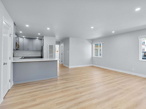2nd image of 1305-1321 Laurel St