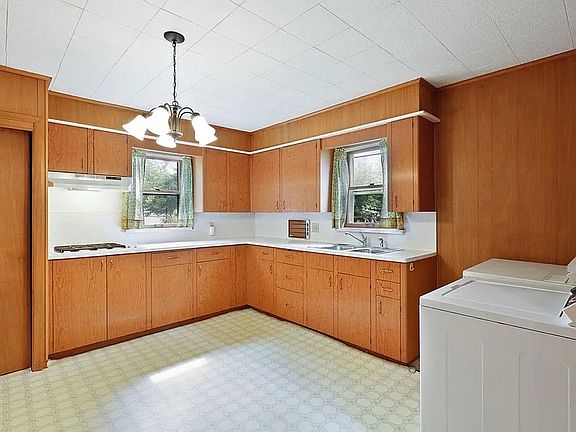 4th image of 2506 Sheridan Ave N