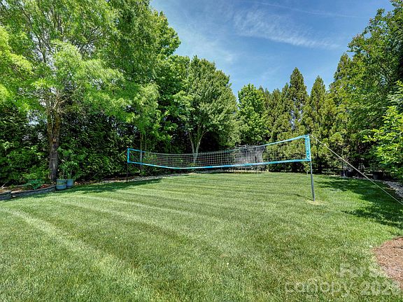 4th image of 725 Wild Berry Ct