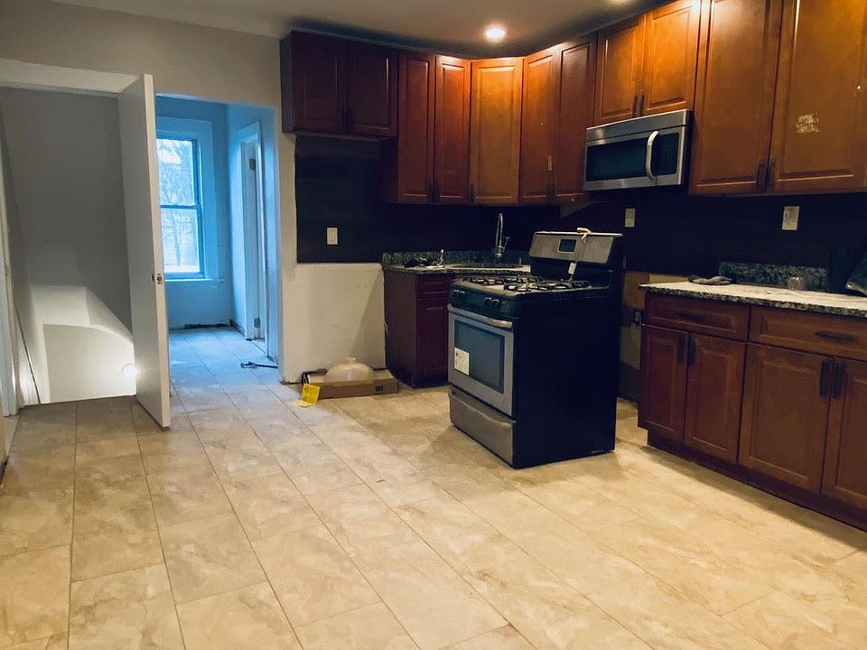 1st image of 649 Washington Ave #2