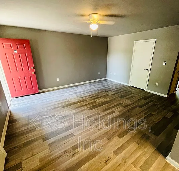 318 E Little Creek Rd #B — Photo 4