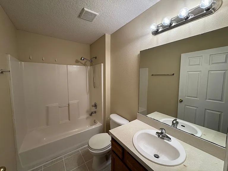 5051 Playpen Dr #16 — Photo 9