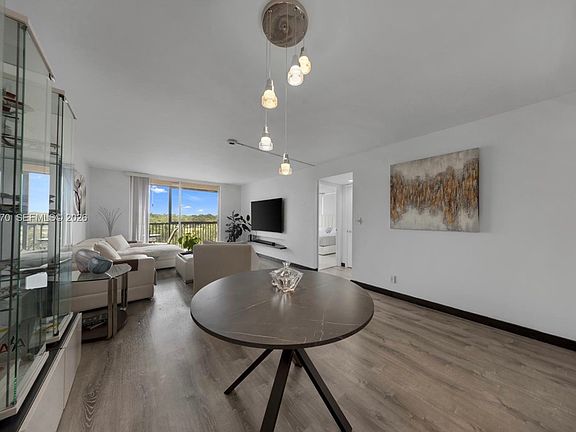 5th image of 3001 W Rolling Hills Cir #612