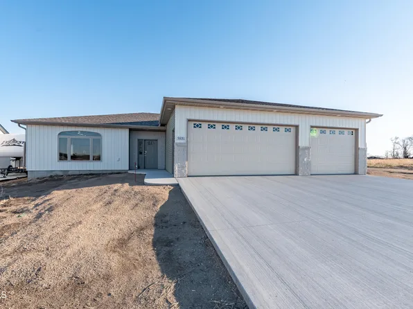 5531 Holmes Dr, Bismarck, ND 58504
