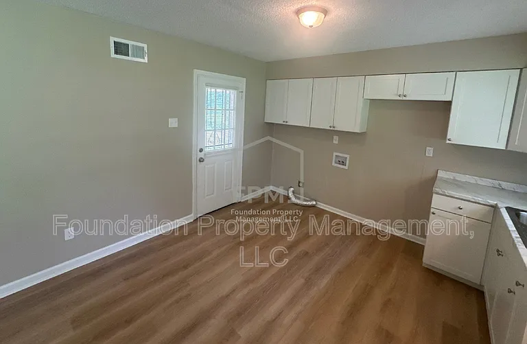 2224 Willow Wood Ave — Photo 4