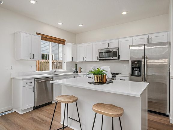5th image of 1266 SW 176th Ter
