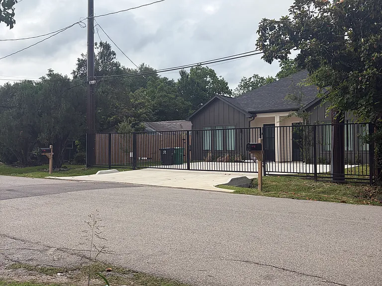 3605 Rebecca St — Photo 12