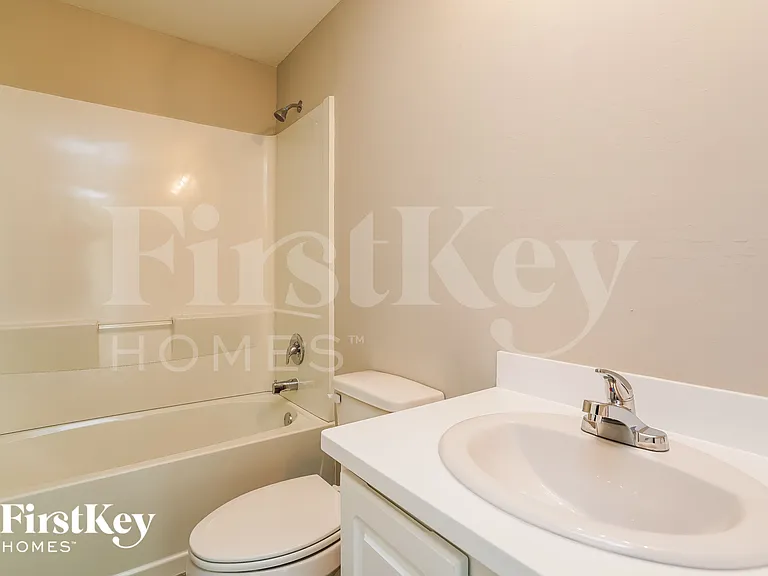 755 Puccini Ave S — Photo 13