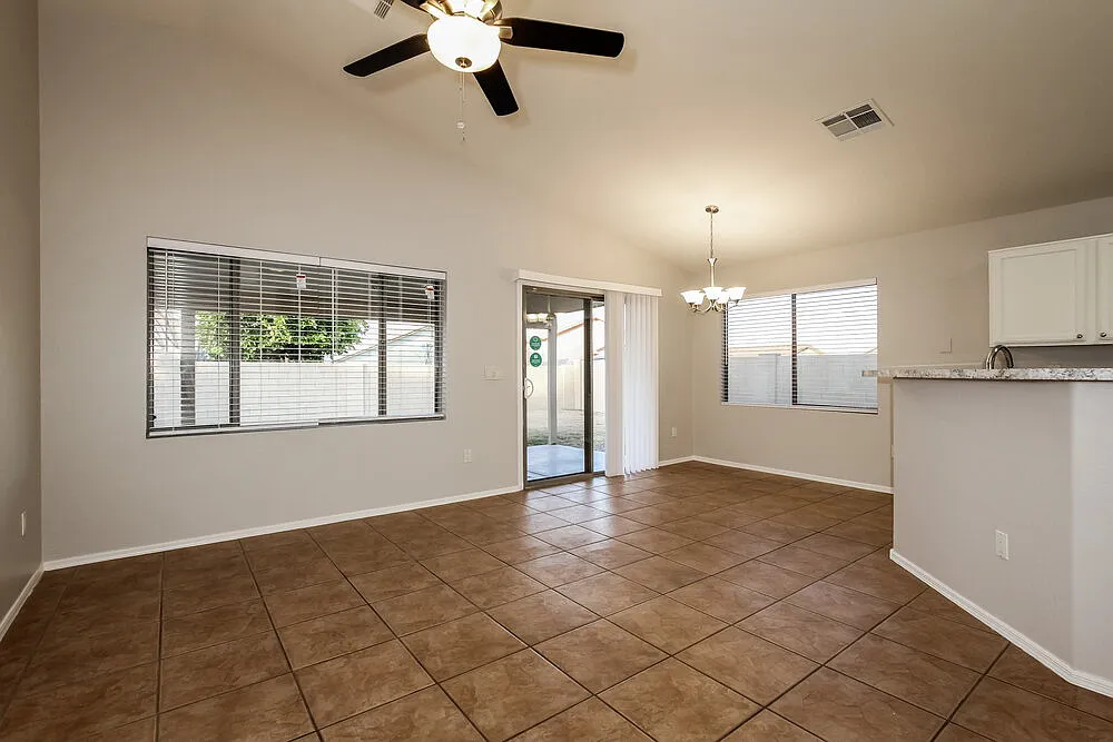 Building Photo - 2030 E Wahalla Ln