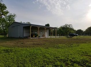 410 County Road 28, Angleton, TX 77515