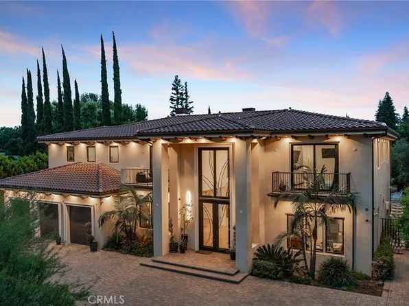 23042 Calvert St, Woodland Hills, CA 91367