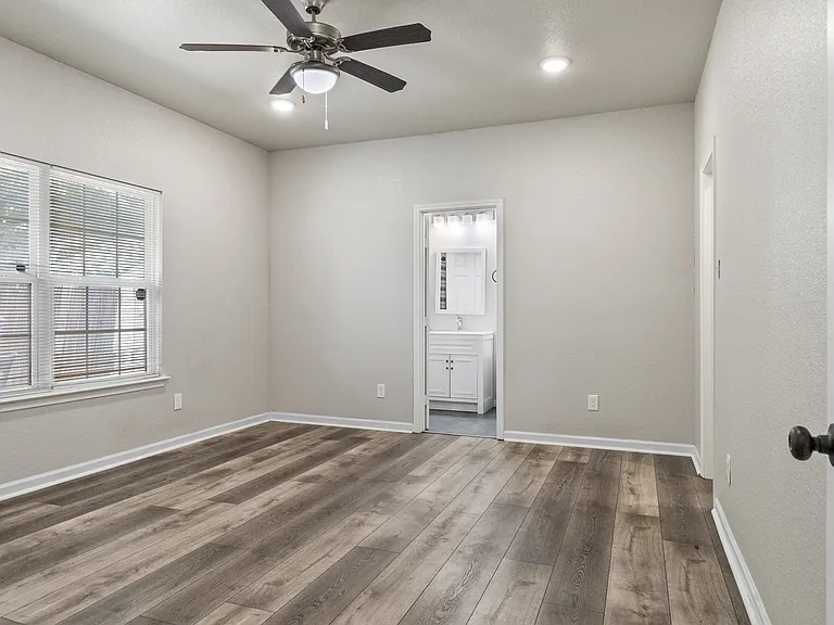 850 E Harvey Ave — Photo 5