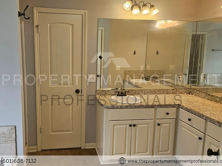 121 Cherry Laurel Cir — Photo 15