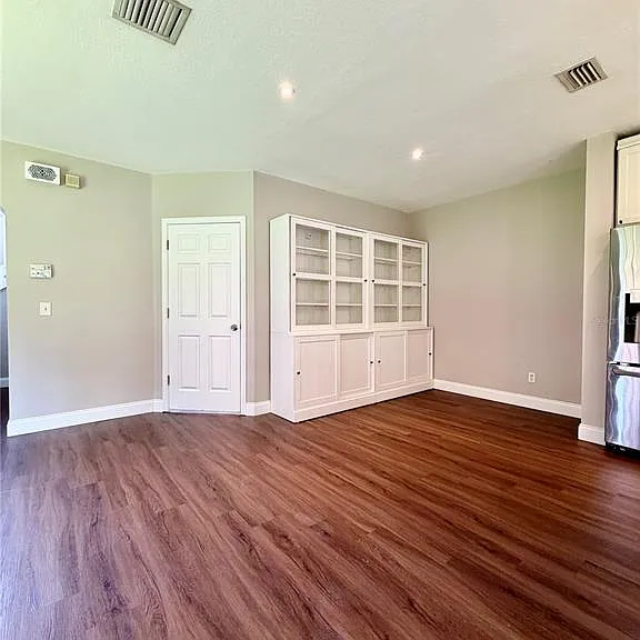 1050 Blackwater Dr — Photo 15