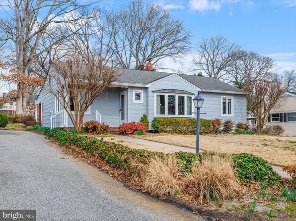 1412 Amphibian Dr, Pasadena, MD 21122