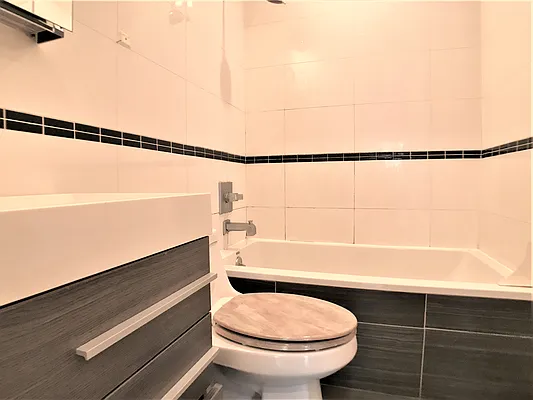 Rented by Highline Residential | media 52