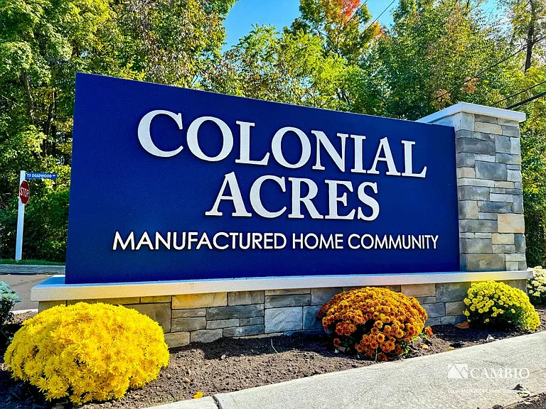 Colonial Acres — Photo 11