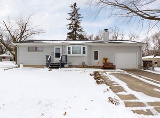 605 Summit Ave, Waterloo, IA 50701