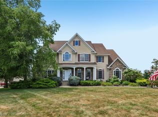 197 Homestead Dr, Columbiana, OH 44408