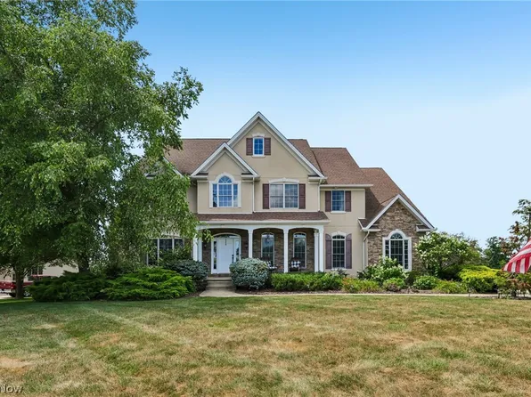 197 Homestead Dr, Columbiana, OH 44408