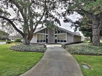 2nd image of 1408 Pinehurst Sq