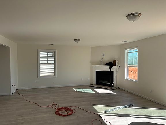 4th image of 5008 Sunny Creek Dr