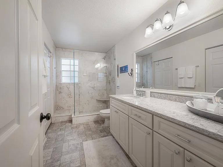 4210 W Roland St — Photo 25