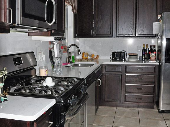 3rd image of 15707 Hidden Lake Cir