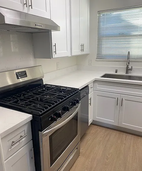 1009 W Huntington Dr #13 — Photo 8