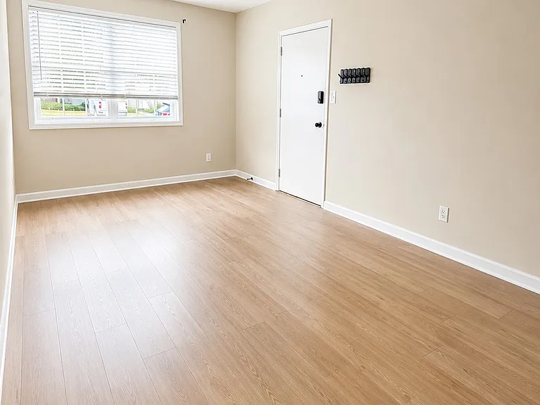 100 Lewis Dr #21-H — Photo 2