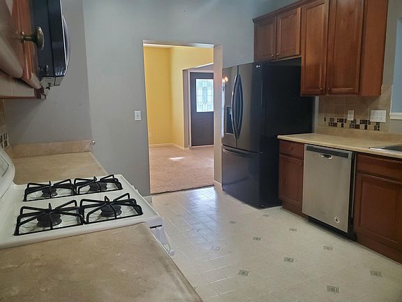 4th image of 8247 Sea Mist Ct
